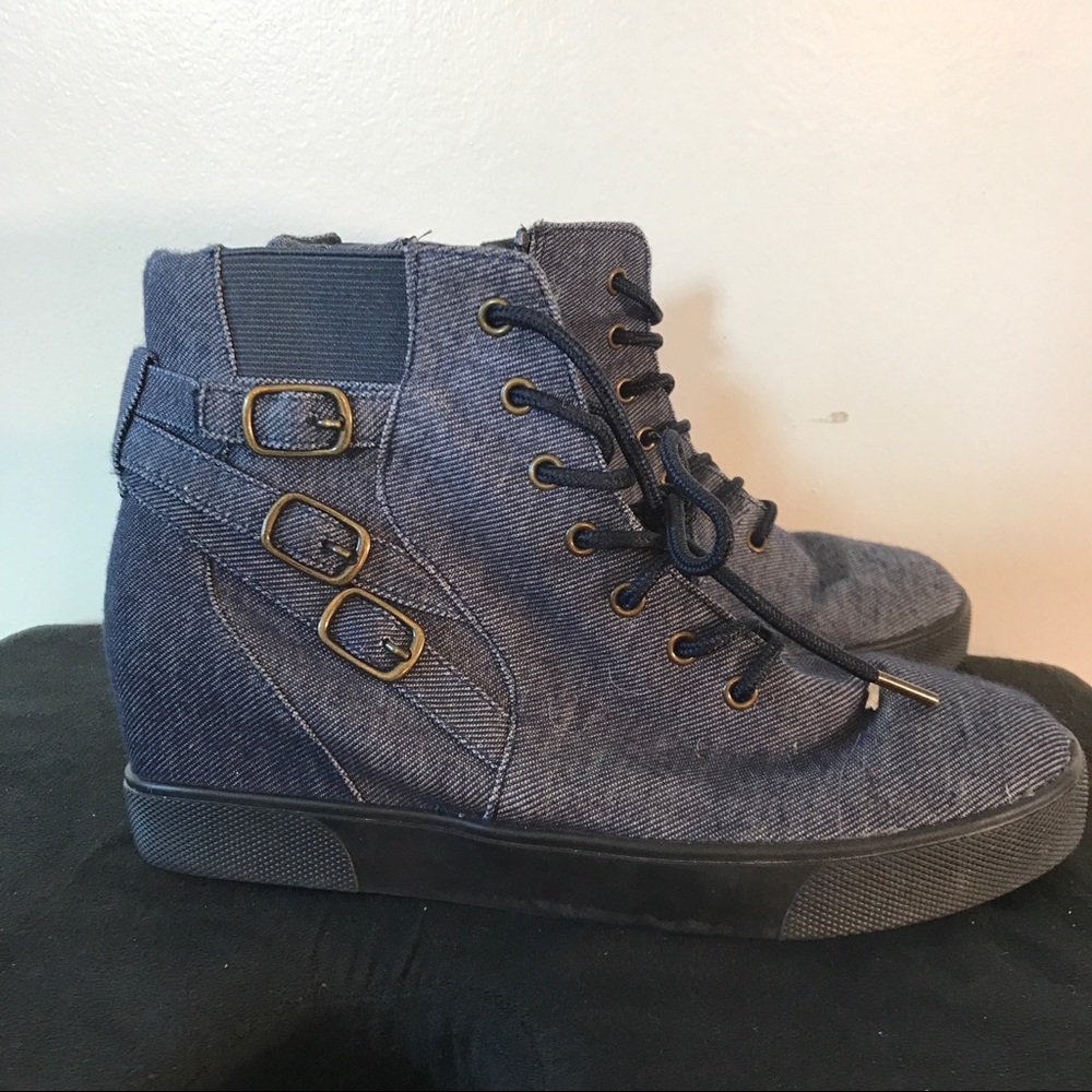 High heeled sneakers size 9